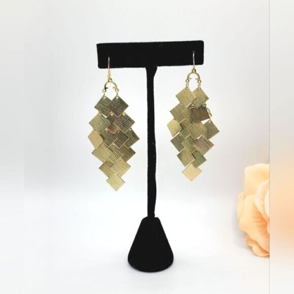 Vintage Layered gold chandelier earrings - Picture 2 of 8
